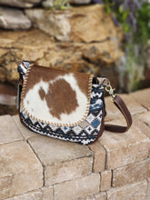 Load image into Gallery viewer, Myra Spright Shades Women Shoulder Bag