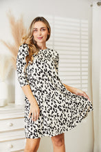Load image into Gallery viewer, Leopard Three-Quarter Sleeve Dress with Pockets