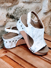 Load image into Gallery viewer, Carley By Corkys White Metallic FINAL SALES