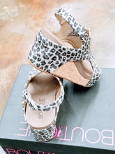 Load image into Gallery viewer, Carley By Corky's Silver Leopard Sandal Final Sales