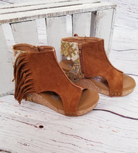 Load image into Gallery viewer, Very G Tramonte Fringe Wedge Sandals Tan Final Sale