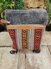 Load image into Gallery viewer, Myra Vibrant Small Crossbody Bag