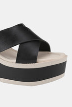 Load image into Gallery viewer, Cherish The Moments Contrast Platform Sandals in Black