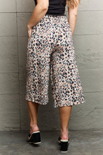 Load image into Gallery viewer, Leopard High Waist Flowy Wide Leg Pants with Pockets
