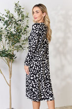 Load image into Gallery viewer, Animal Print Button Up Long Sleeve Cardigan