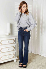 Load image into Gallery viewer, Seam Detail Round Neck Long Sleeve Top