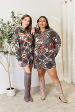 Load image into Gallery viewer, Printed Button Up Hooded Jacket