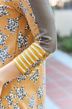 Load image into Gallery viewer, Full Size Leopard Star Contrast Top