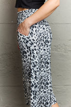 Load image into Gallery viewer, Grey Leopard High Waist Flowy Wide Leg Pants with Pockets