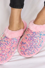 Load image into Gallery viewer, Sequin Plush Round Toe Slippers
