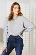 Load image into Gallery viewer, Seam Detail Round Neck Long Sleeve Top