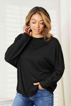Load image into Gallery viewer, Seam Detail Round Neck Long Sleeve Top