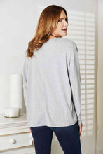 Load image into Gallery viewer, Seam Detail Round Neck Long Sleeve Top