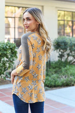 Load image into Gallery viewer, Full Size Leopard Star Contrast Top