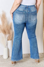 Load image into Gallery viewer, RISEN Full Size High Rise Ankle Flare Jeans
